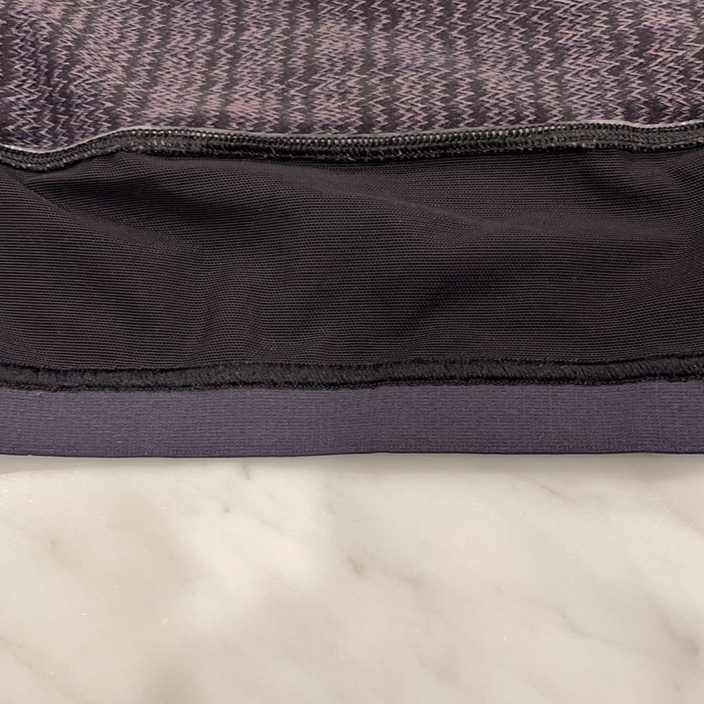 Lululemon Scoop Neck Tank Top built in sports bra size 4. - Picture 7 of 10